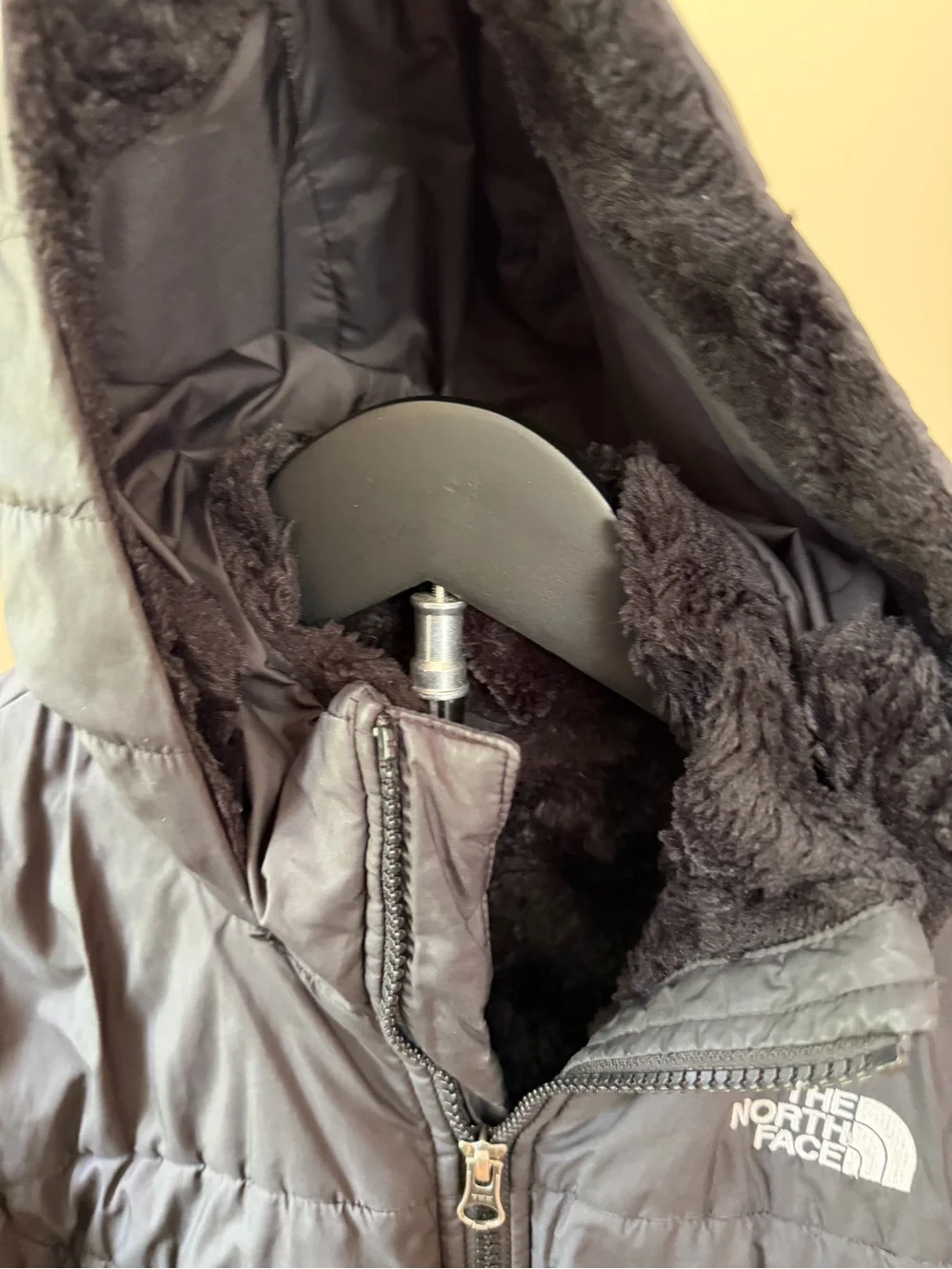 The North Face Girls Hooded Sherpa Lined Puffer Jacket Black M 10/12